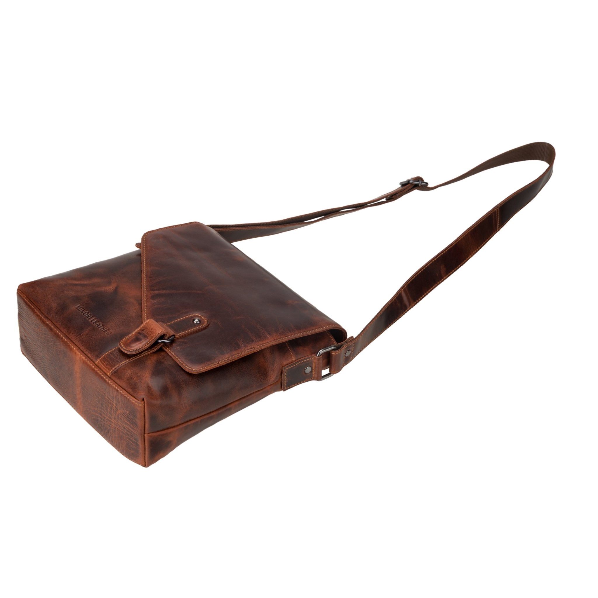 Noah Leather Messenger Bag – Unisex – Chestnut - Minori Leather