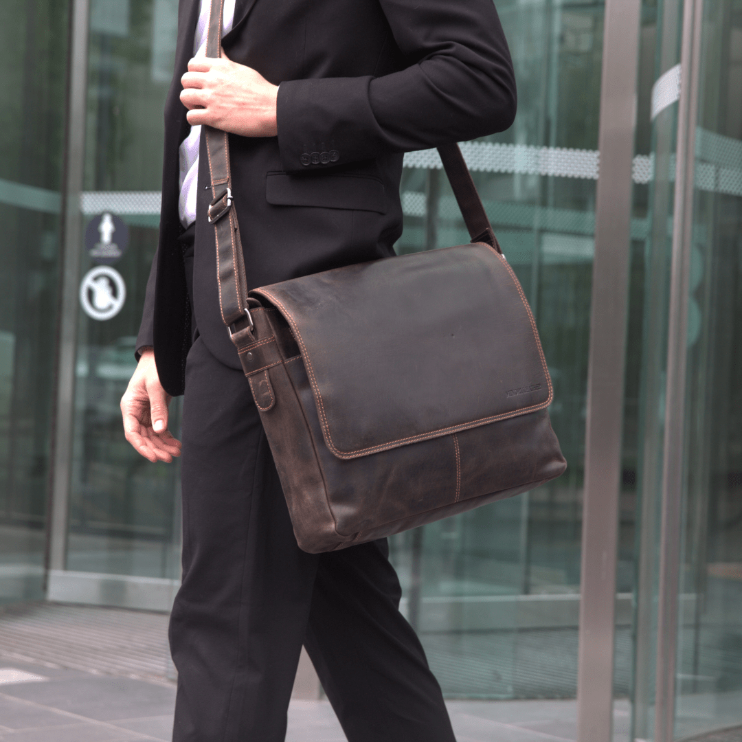 Richmond Messenger 16" Brown - Minori Leather