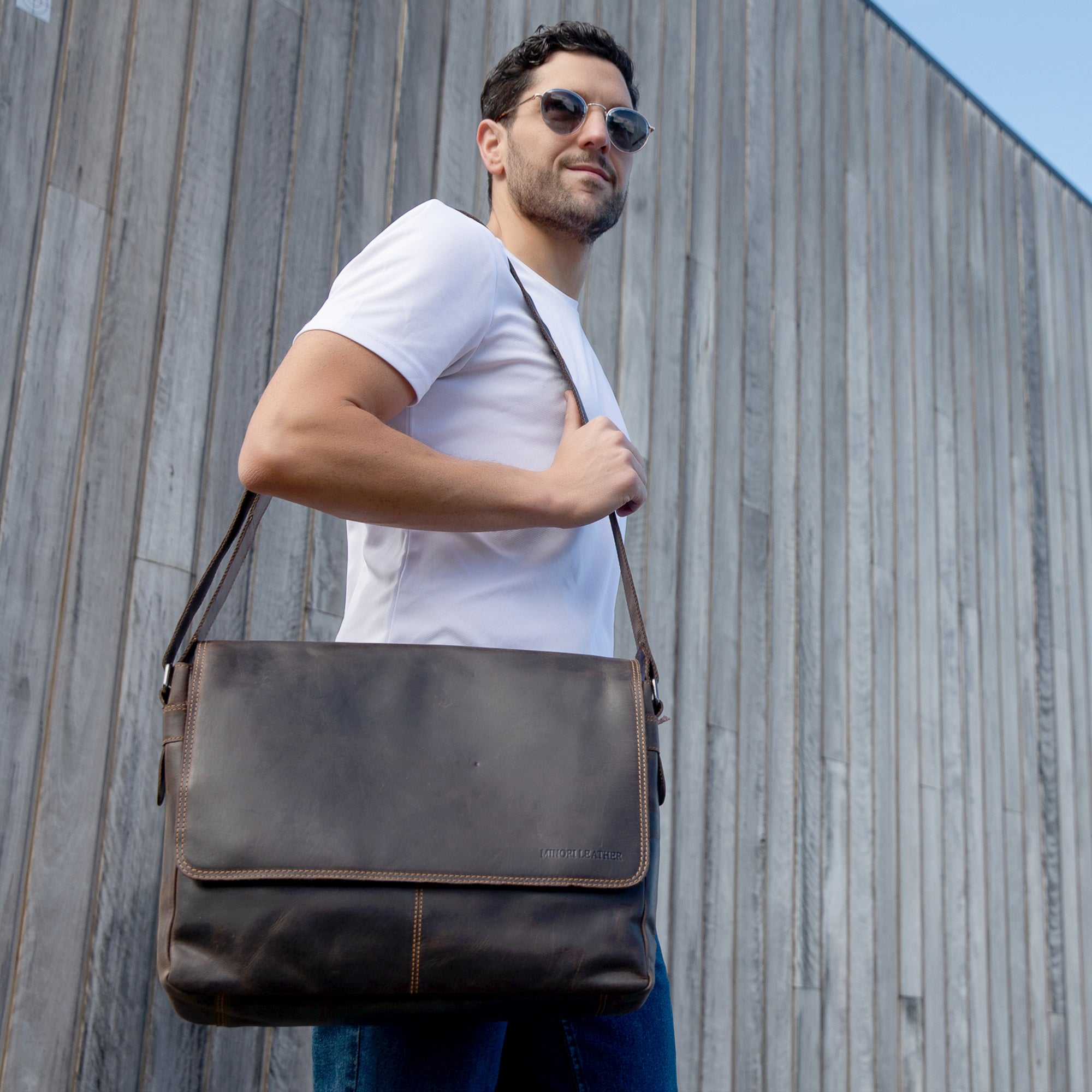 Richmond Messenger 16" Brown - Minori Leather