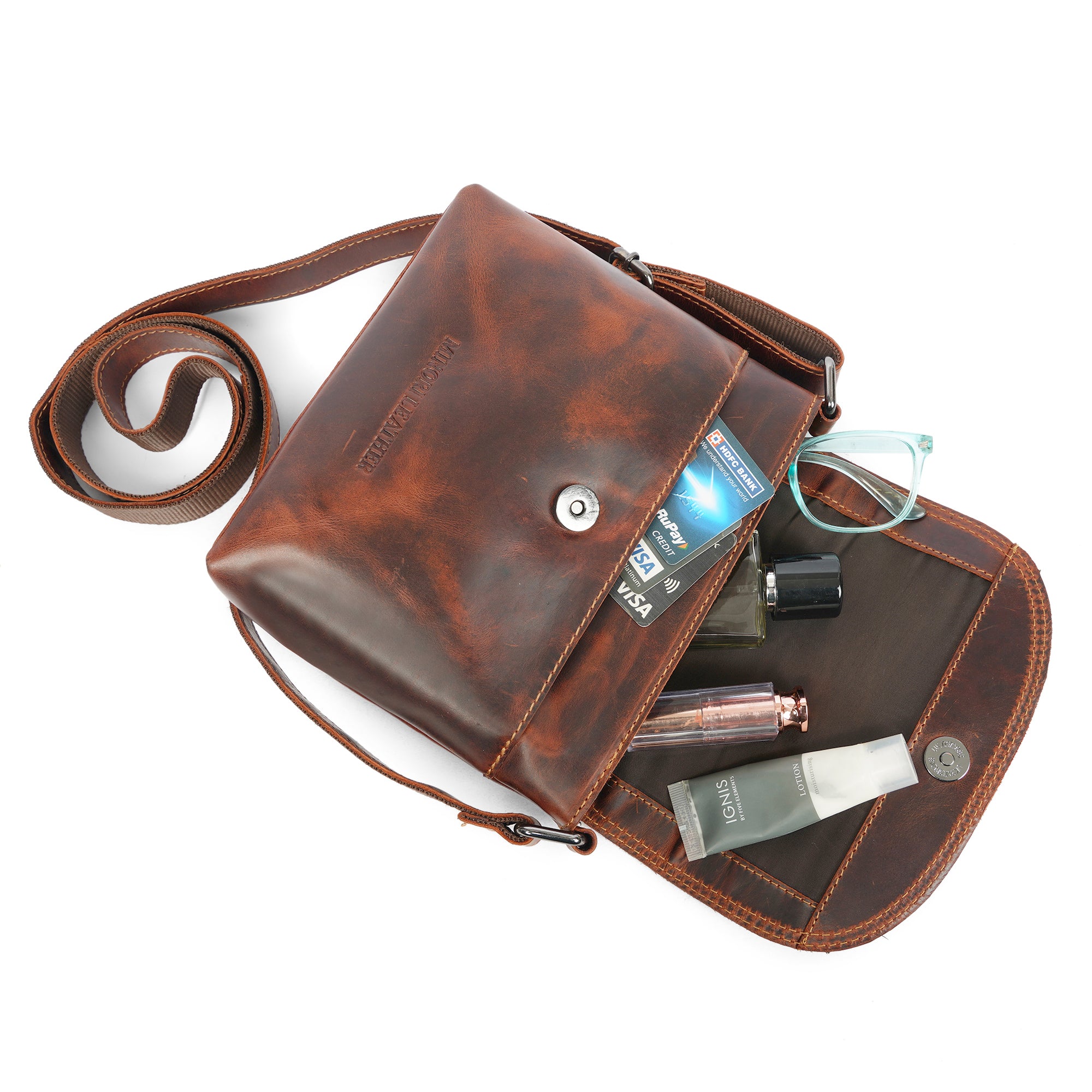 Metro Leather Crossbody Bag in Chestnut - Minori Leather