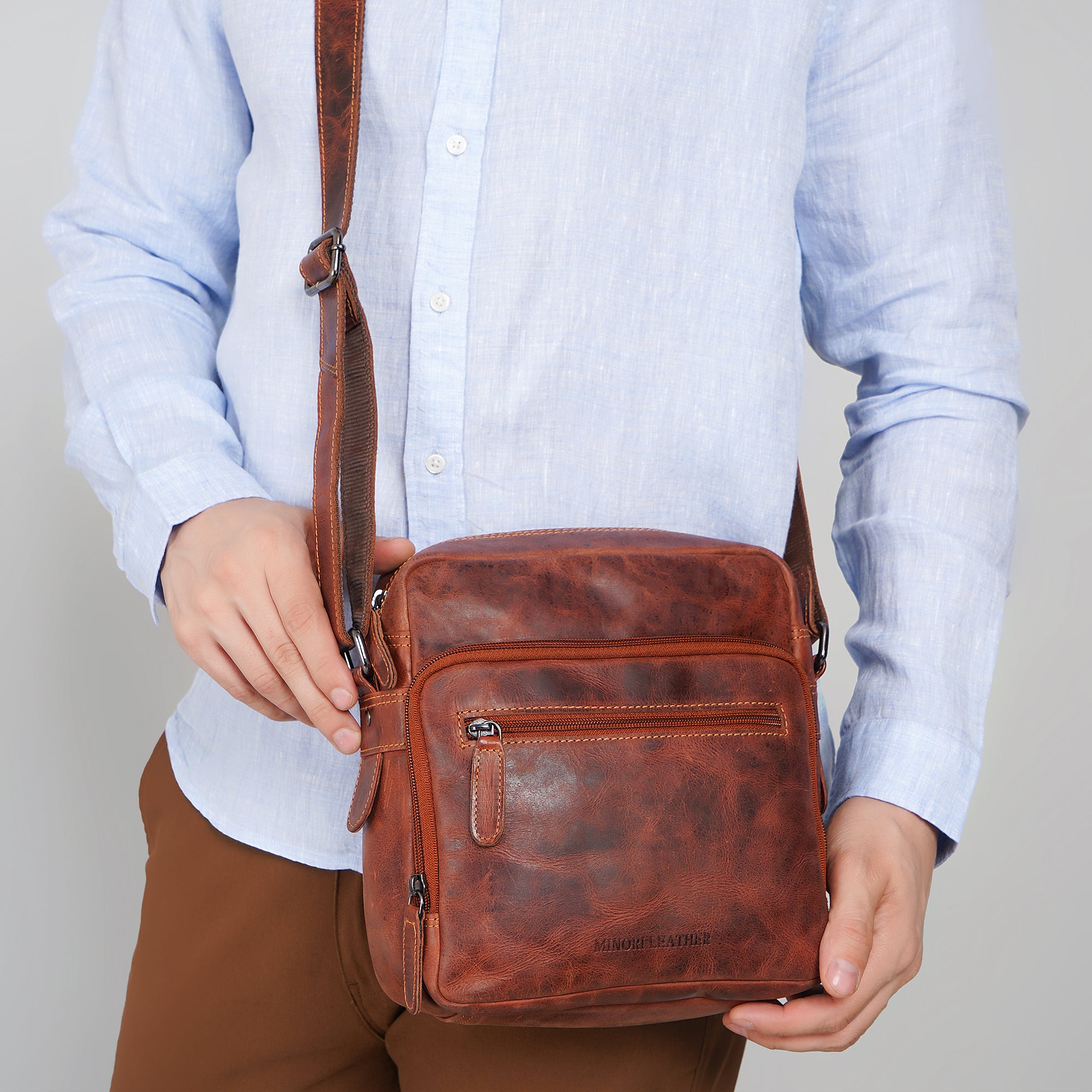 Harbor Messenger Chestnut - Minori Leather