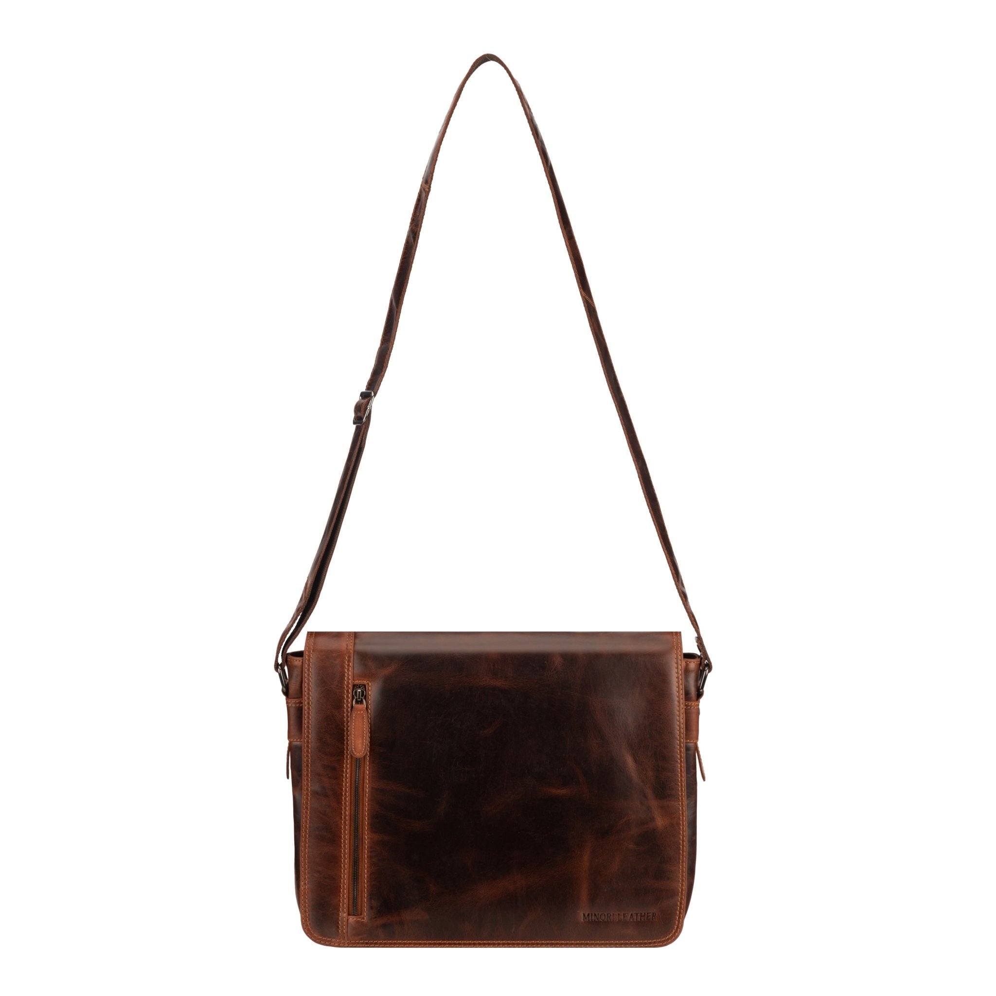 Minori Leather William full-grain leather messenger bag for men and women with a classic design and adjustable shoulder strap.
