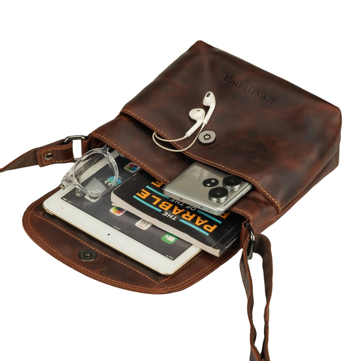 Metro Leather Crossbody Bag in Chestnut - Minori Leather