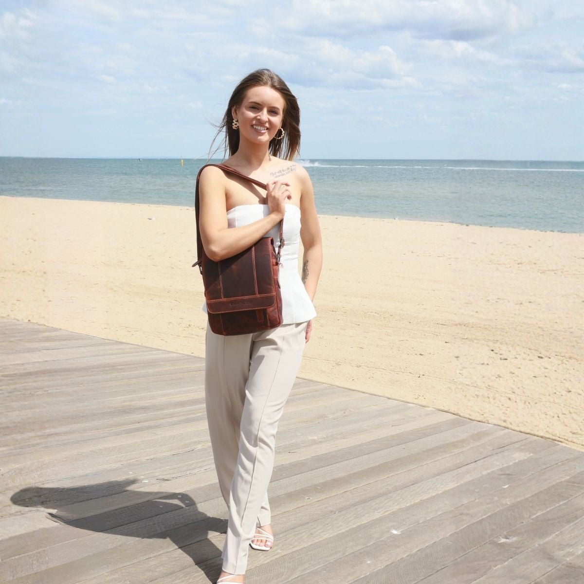 Boulder Messenger Chestnut - Minori Leather