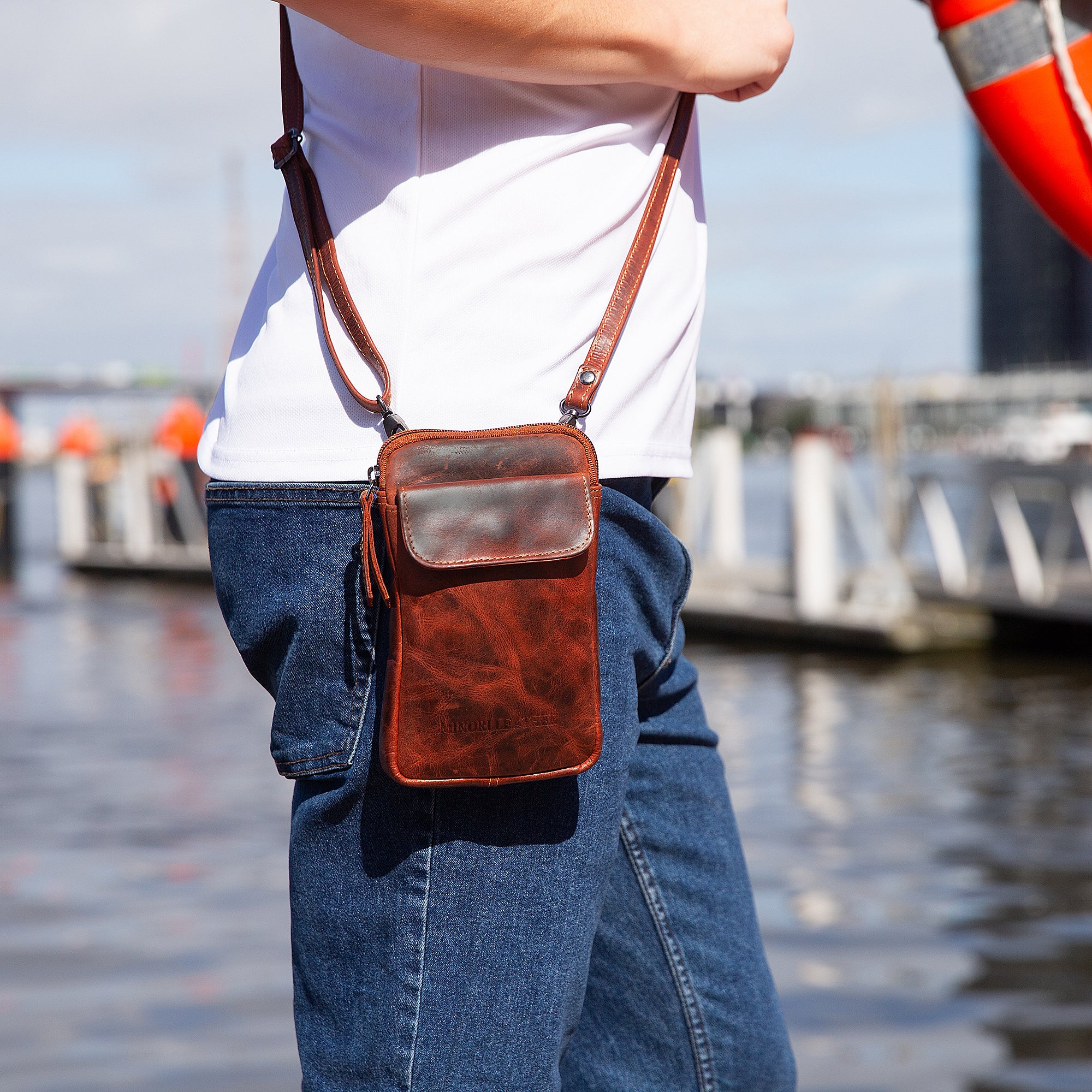 Freya Leather Sling Bag – Unisex – Chestnut - Minori Leather