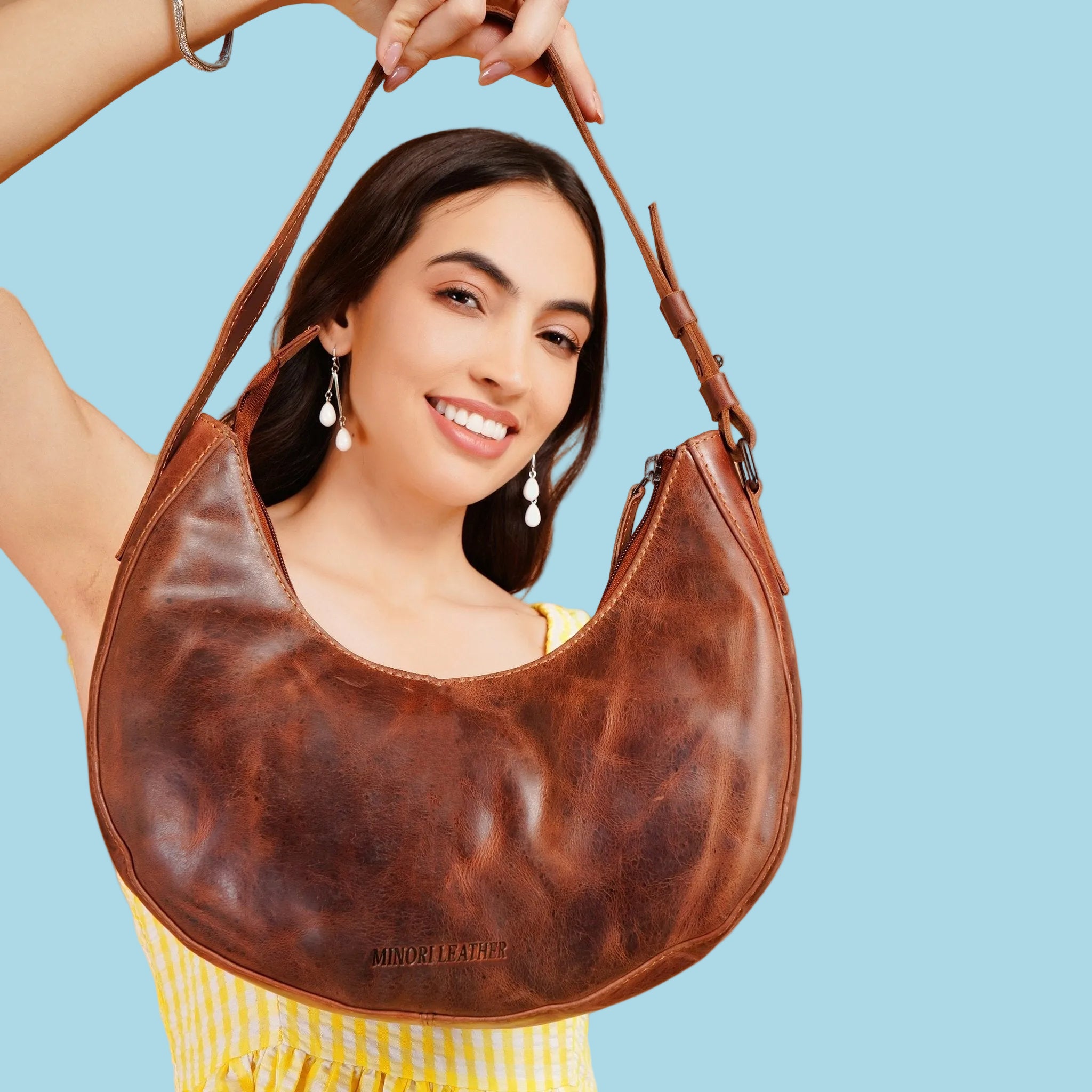 Minori Leather Selene Hobo shoulder bag in soft leather with a spacious interior and stylish design.