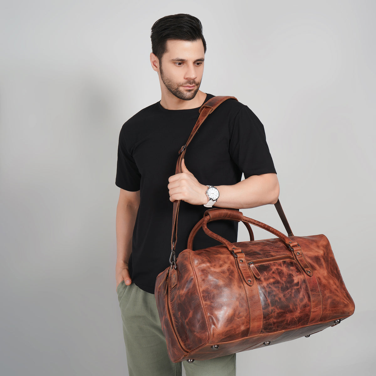 Riley Leather Duffle Bag in Chestnut - Minori Leather